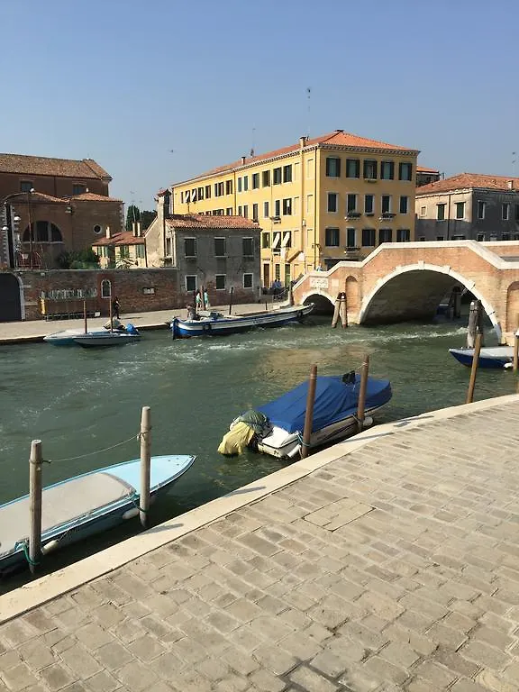 Princess Guest House Canal View Venecia